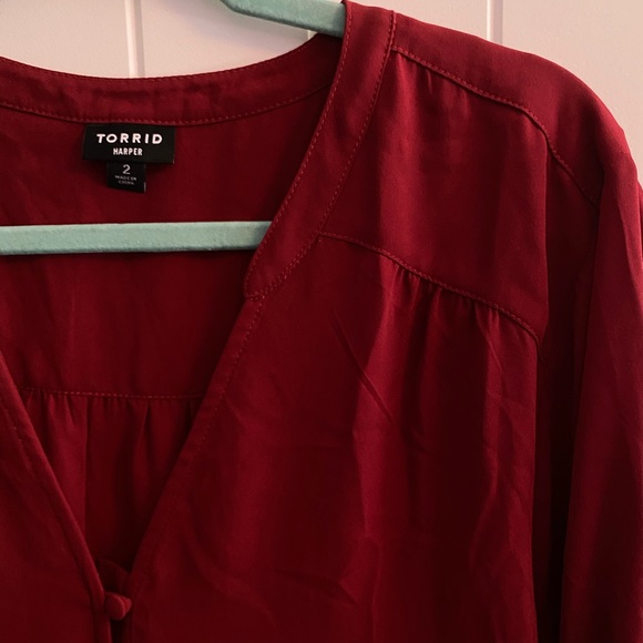 ❌SOLD❌ HARPER - RED GEORGETTE BUTTON FRONT BLOUSE - Picture 4 of 6